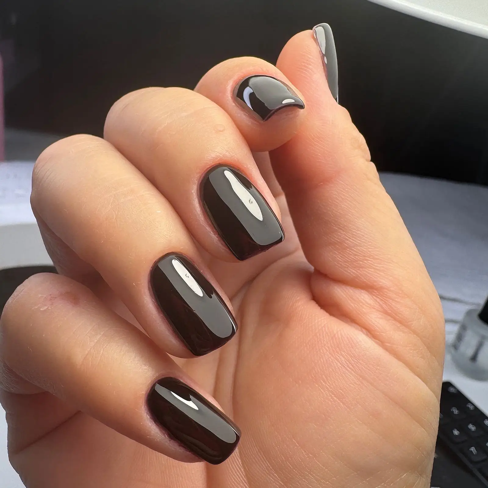 Dezente Naturnagelverstärkung Gel